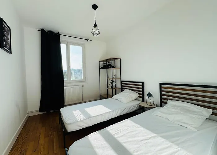 Appartement 5-room In The Heart Of The Center Caen