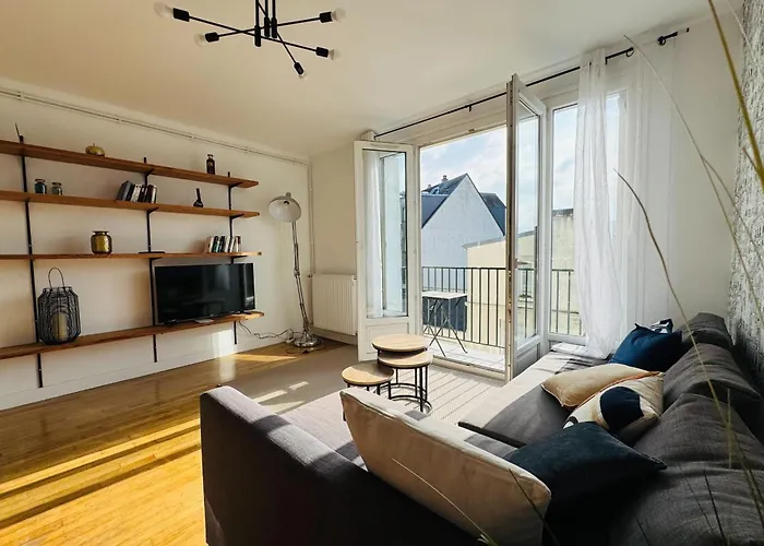 Appartement 5-room In The Heart Of The Center *