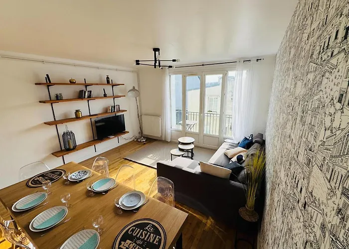 Appartement 5-room In The Heart Of The Center